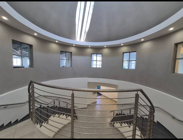 1,099M² OFFICE TO LET IN SANDTON CENTRAL